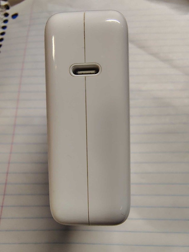 Apple 67W USB-C Power Adapter - photo 3