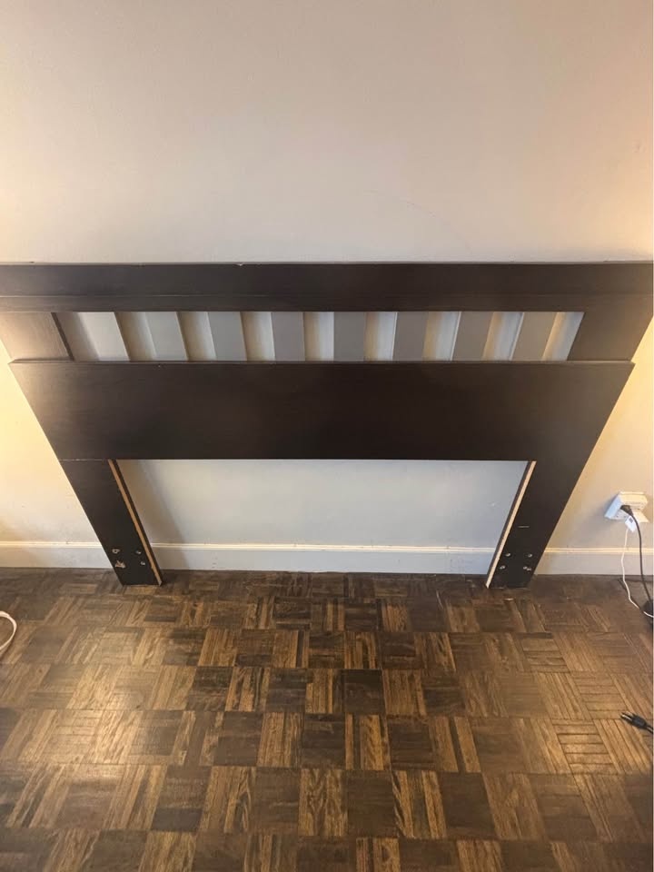 Queen bed frame with mattress - photo 2