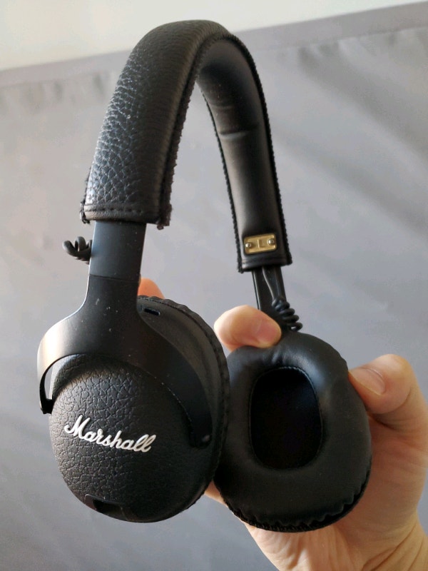 Marshall Bluetooth headphones