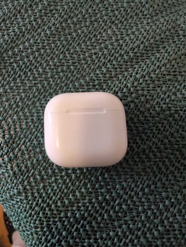 Apple AirPods 4