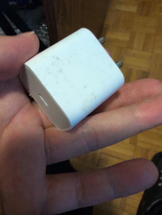 Apple 20W Power Adapter