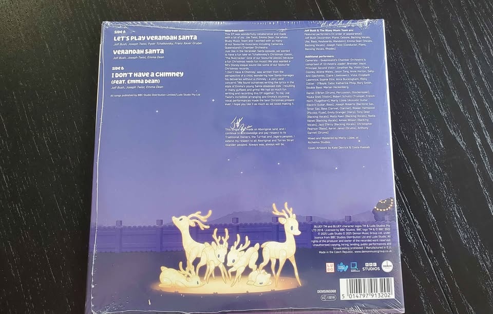 Bluey Verandah Santa Vinyl - photo 2