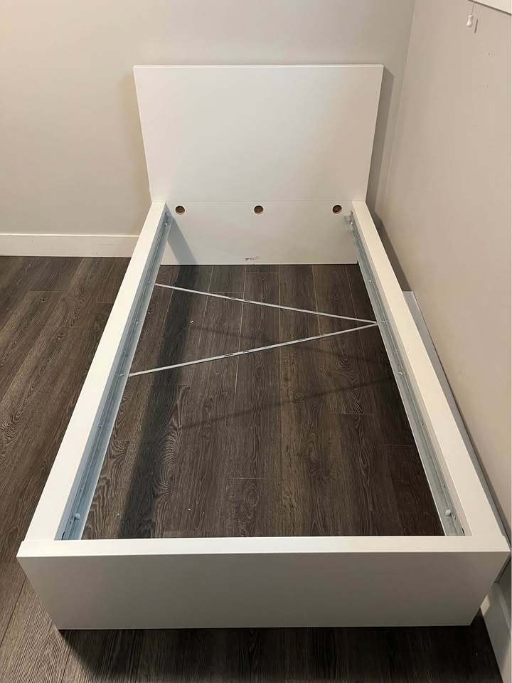 IKEA bed - photo 2