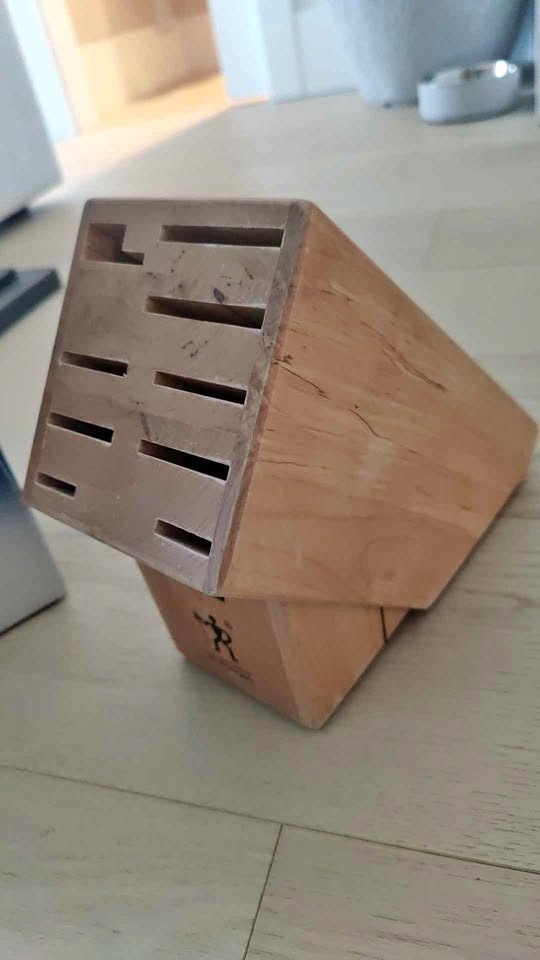 Wood knife block