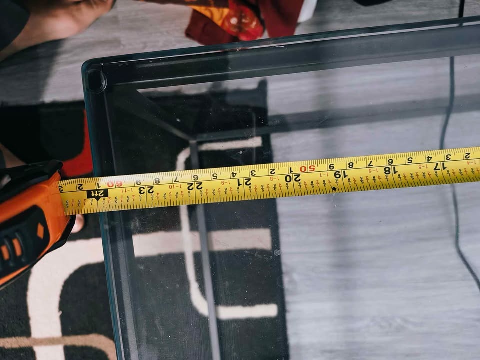 ✨ Modern Glass Coffee Table – Excellent Condition! ✨ Must go - photo 3