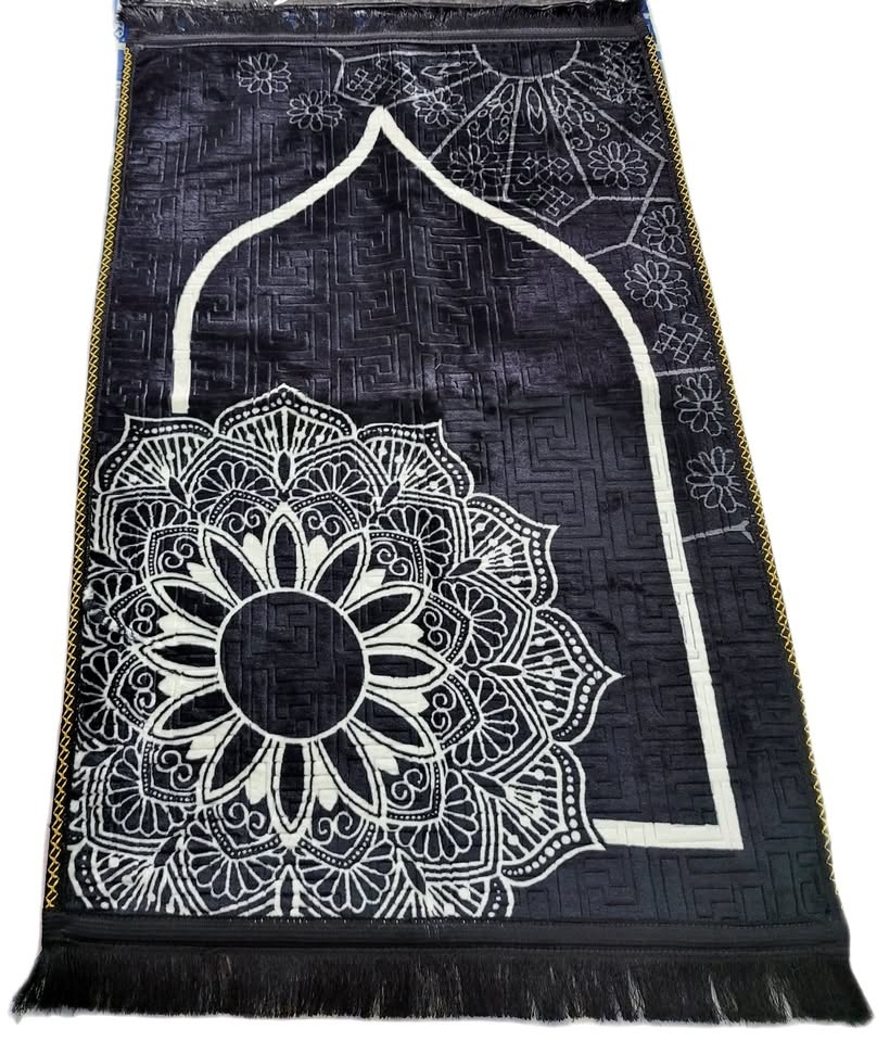 🕌✨ Luxurious Prayer Rugs – Only $20 Each! ✨🕌