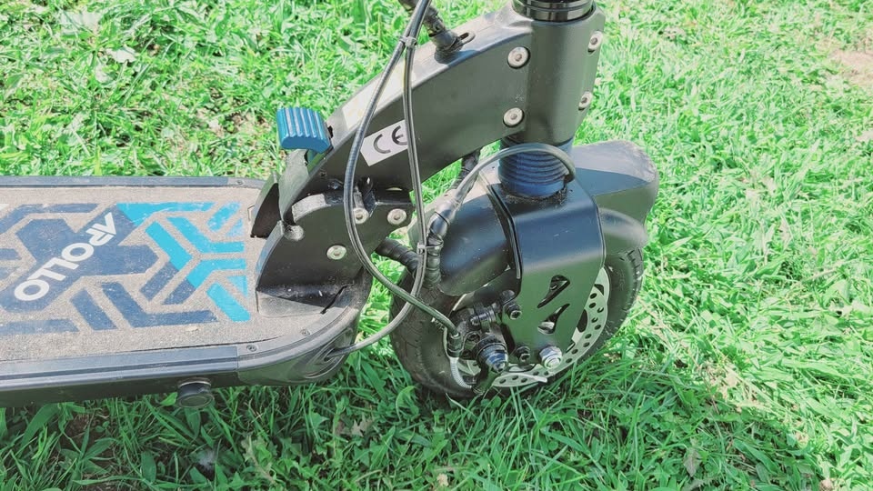 Apollo city electric scooter for sale , must go - photo 5
