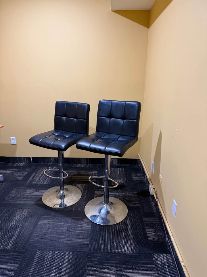 Black Bar Stools - photo 2