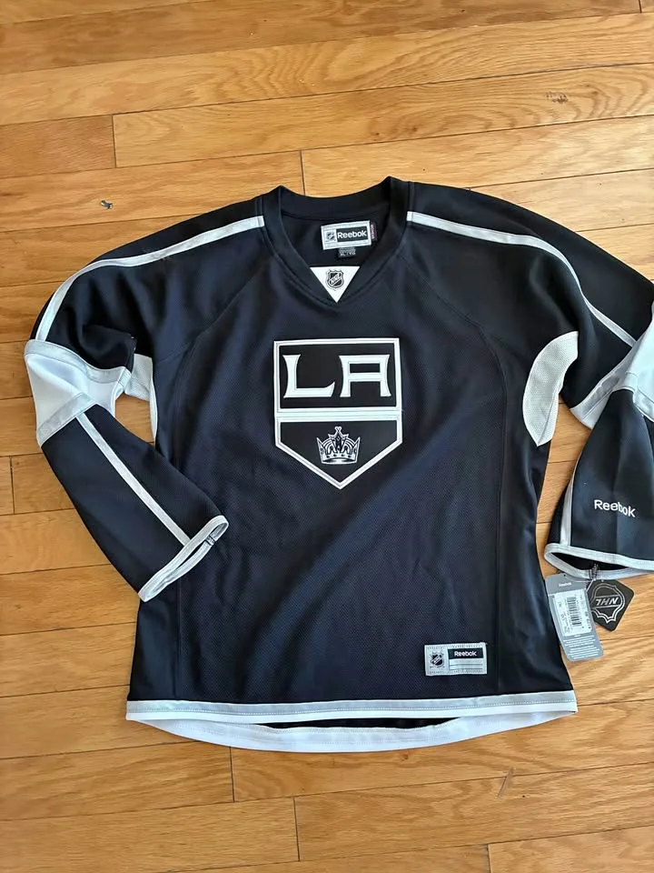 Women's LA Kings Jersey XL