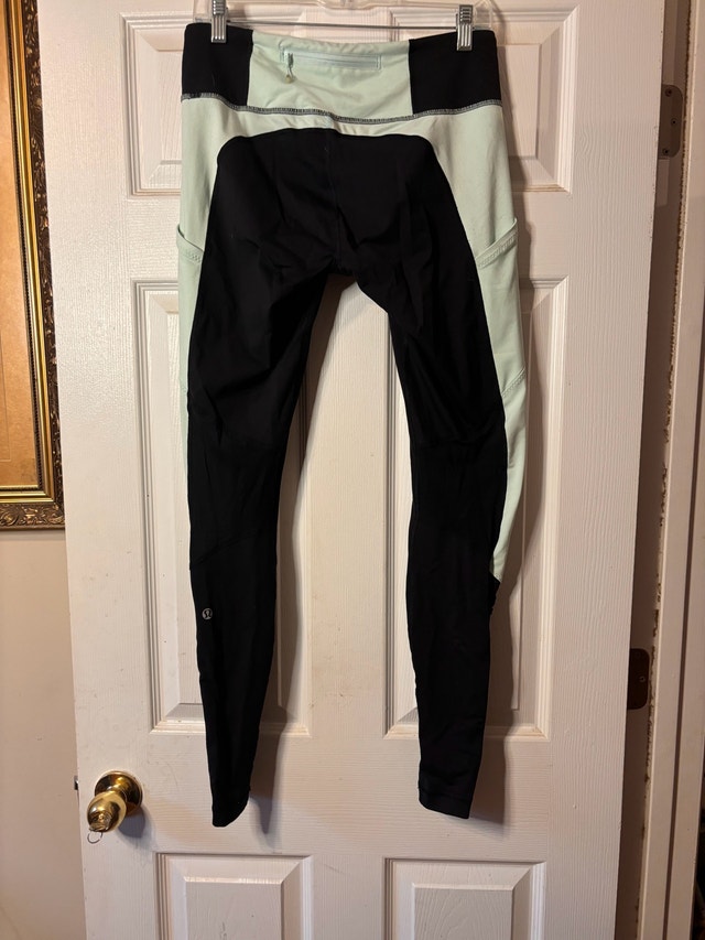 Lululemon Leggings – Size 10 – Black & Mint - photo 2