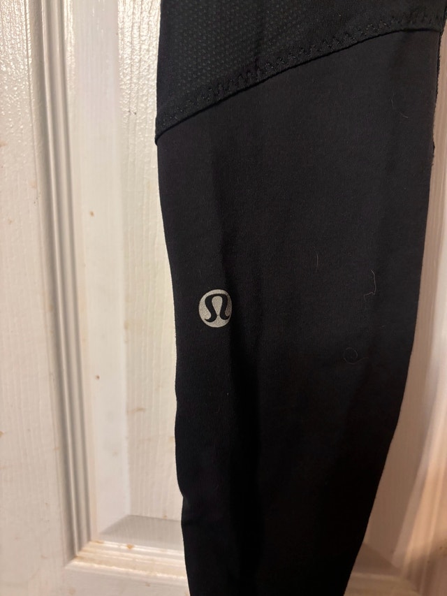 Lululemon Leggings – Size 10 – Black & Mint - photo 3