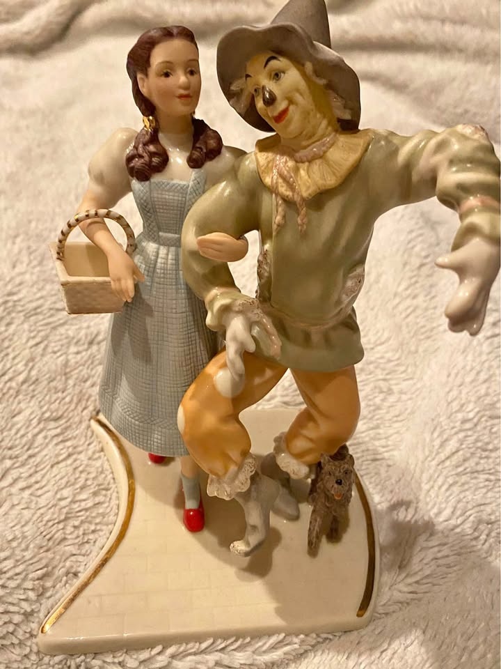 Lenox Wizard of Oz Dorothy & Scarecrow Figurine
