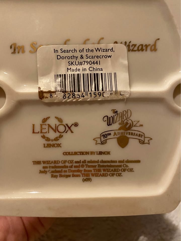 Lenox Wizard of Oz Dorothy & Scarecrow Figurine - photo 2