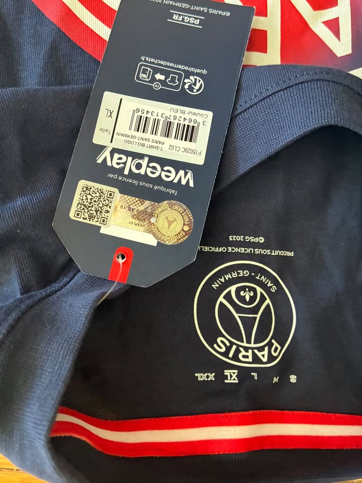XL Paris Soccer Shirt - photo 2