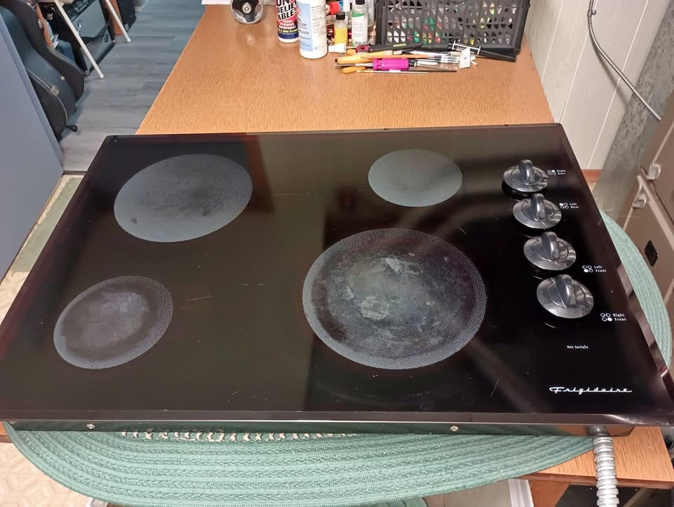Frigidaire 31-inch Radiant Electric Cooktop