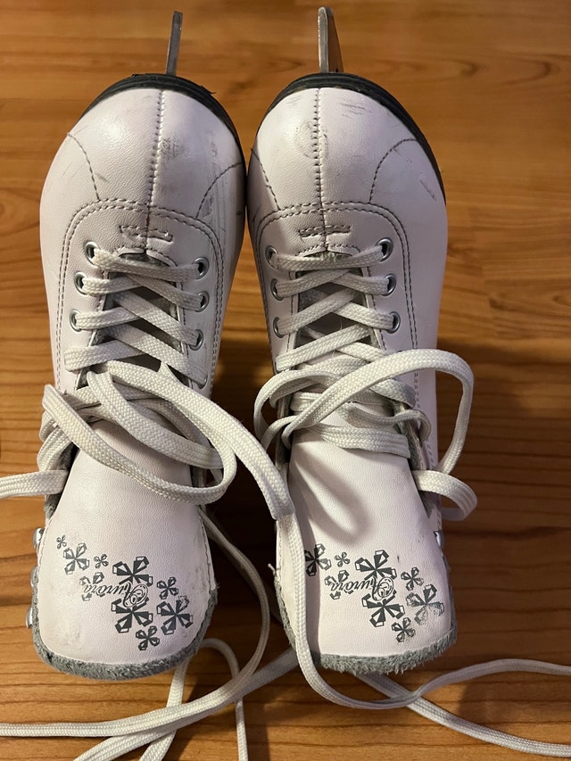 Figure Skates size 5 white