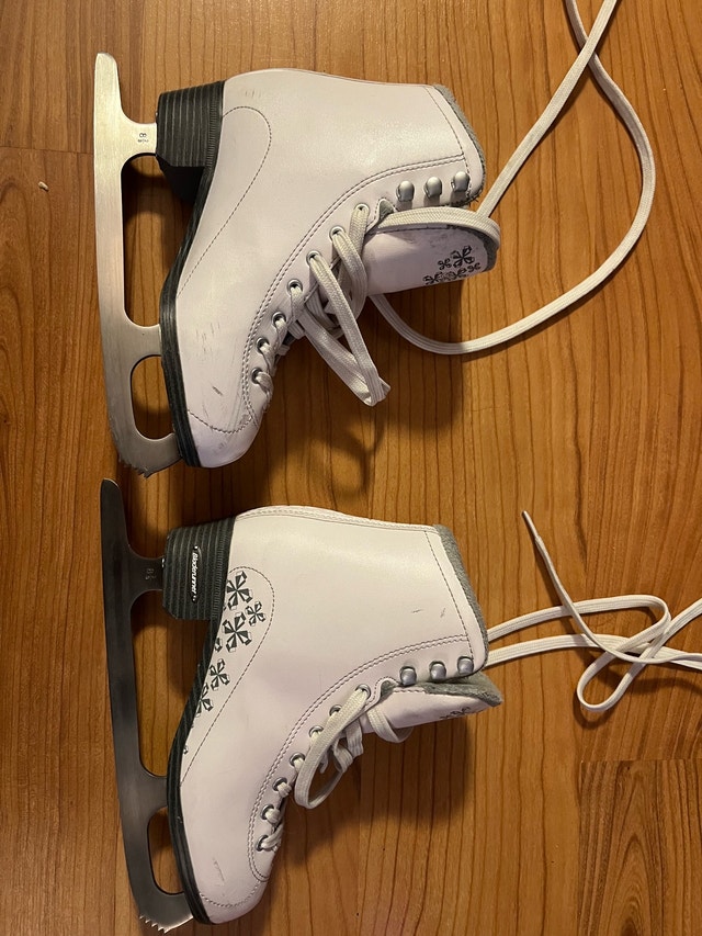Figure Skates size 5 white - photo 2