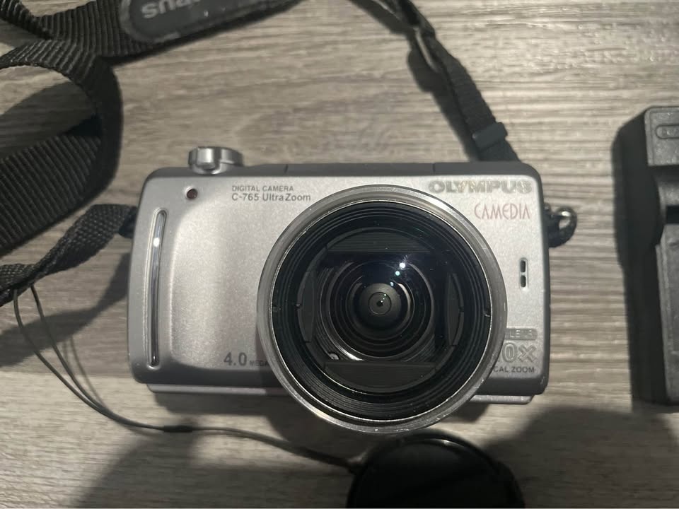 Olympus Camedia C-765 Digital camera! - photo 2