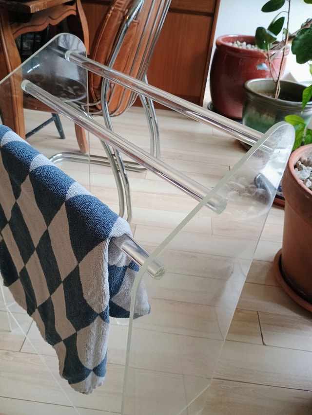 Lucite vintage towel rack - photo 4
