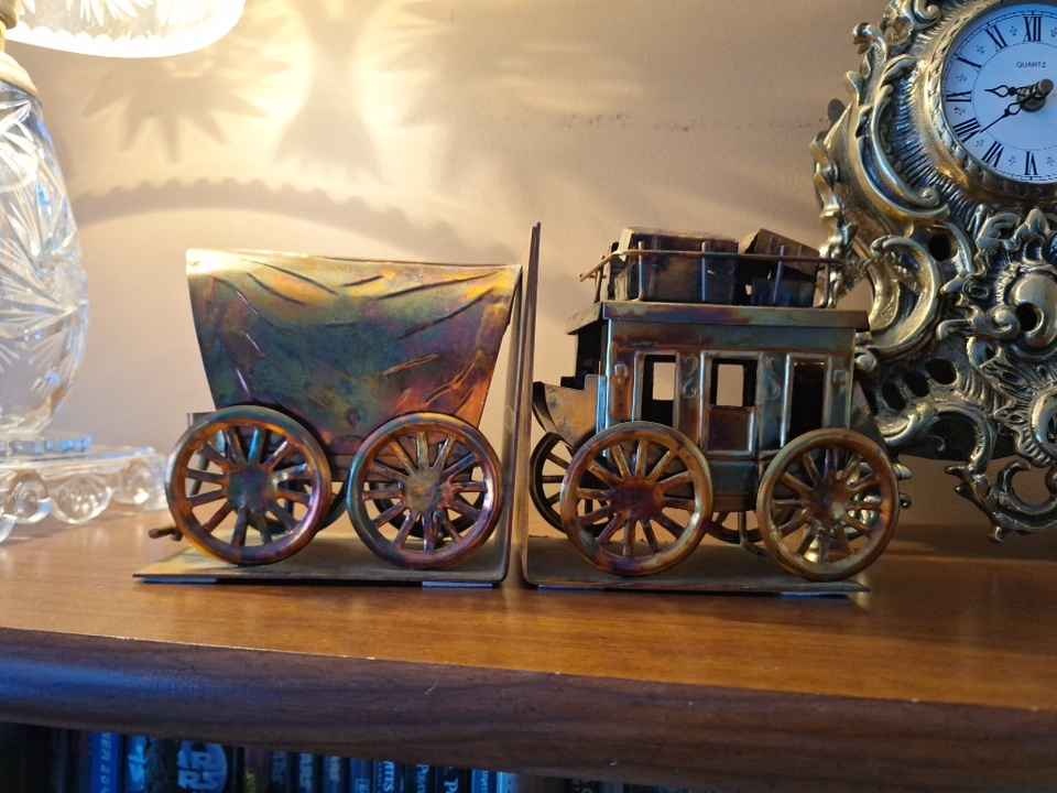 Vintage Metal Stagecoach and Wagon Bookends - photo 2
