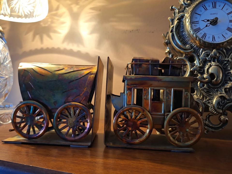 Vintage Metal Stagecoach and Wagon Bookends - photo 3