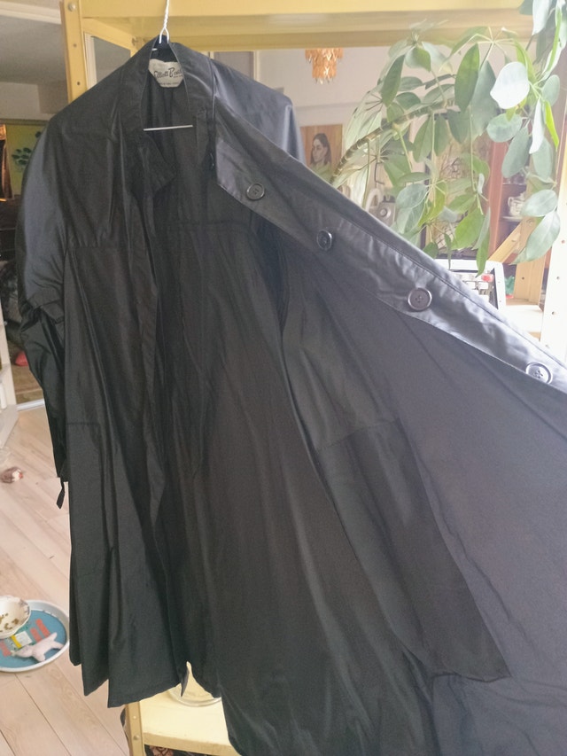 Vintage black women's raincoat - photo 4
