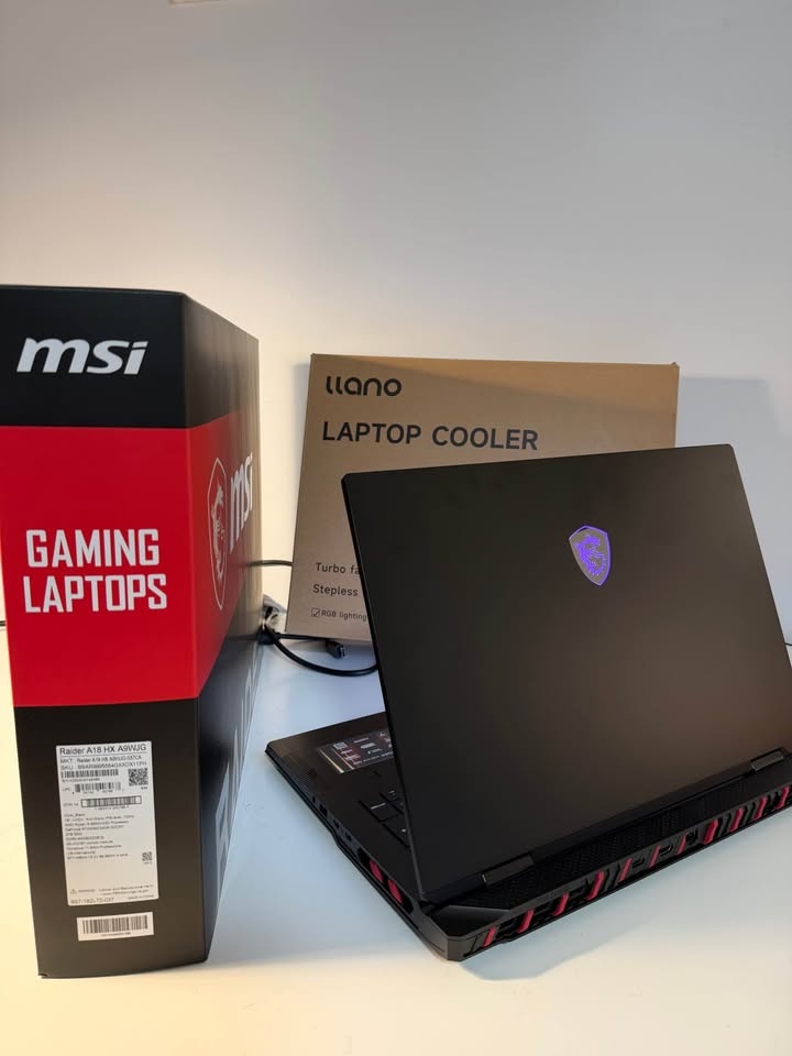 MSI RAIDER A18 RTX 5090 Gaming Laptop - photo 2