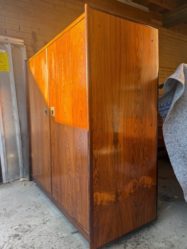 MCM Modern Brazilian Rosewood Cabinet - photo 2