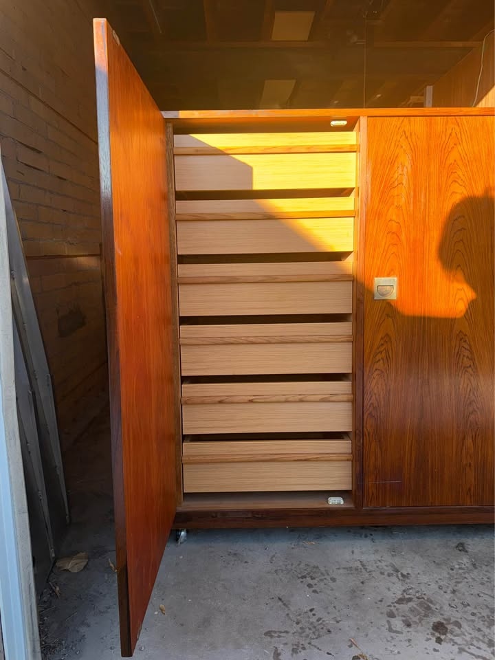 MCM Modern Brazilian Rosewood Cabinet - photo 3