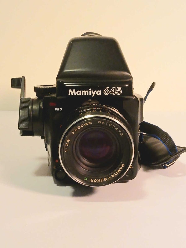 Mamiya 645 Pro Camera w 80 mm lens - photo 4