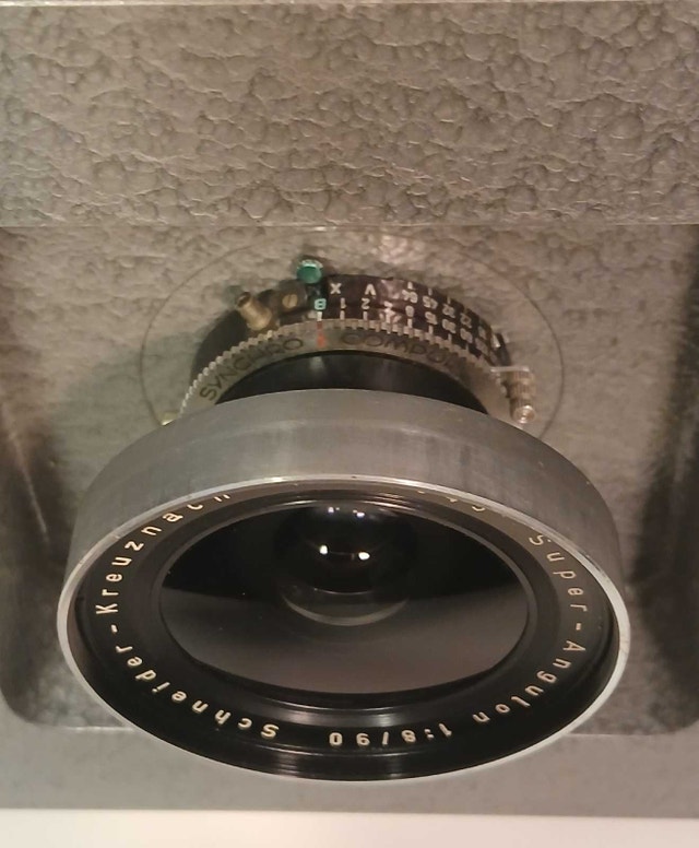 Schneider 90 mm Super Angulon lens - photo 2