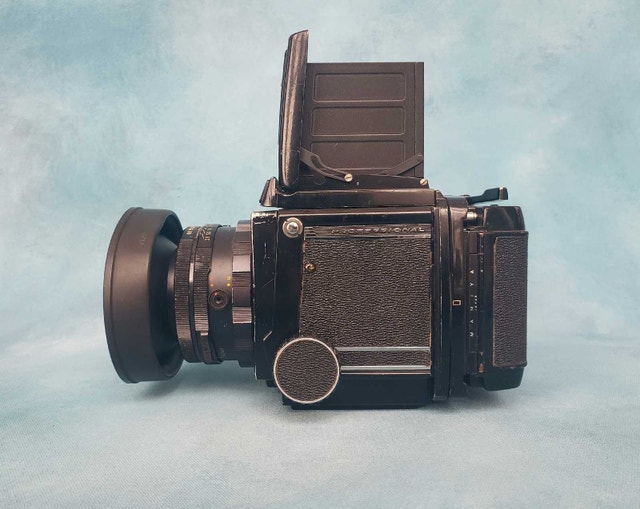 Mamiya RB67 w 2 lens + 2 backs + extras - photo 2