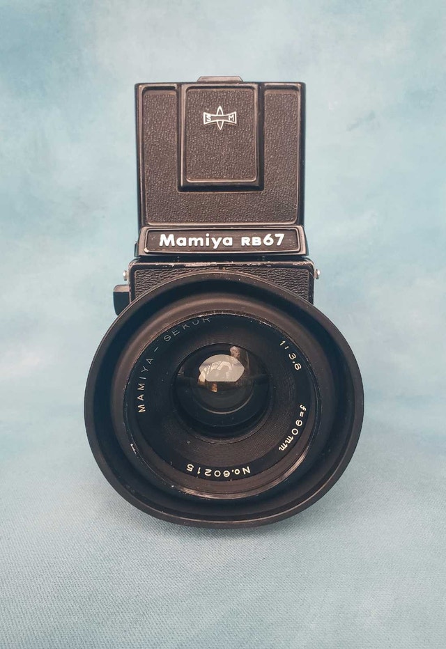 Mamiya RB67 w 2 lens + 2 backs + extras - photo 4
