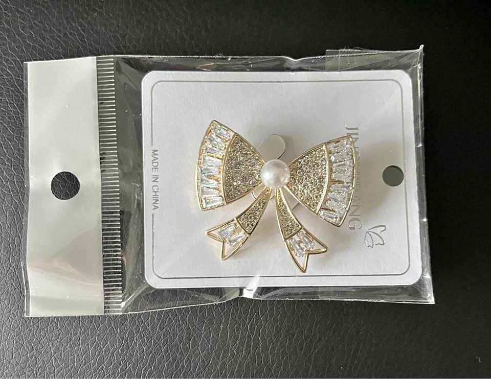 Women’s Brooch Pin