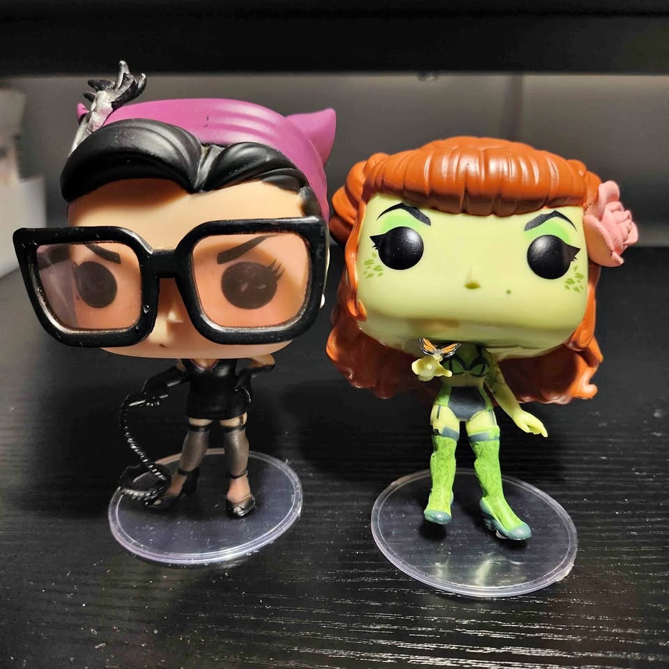 DC Bombshell Catwoman & Poison Ivy Funko Pop