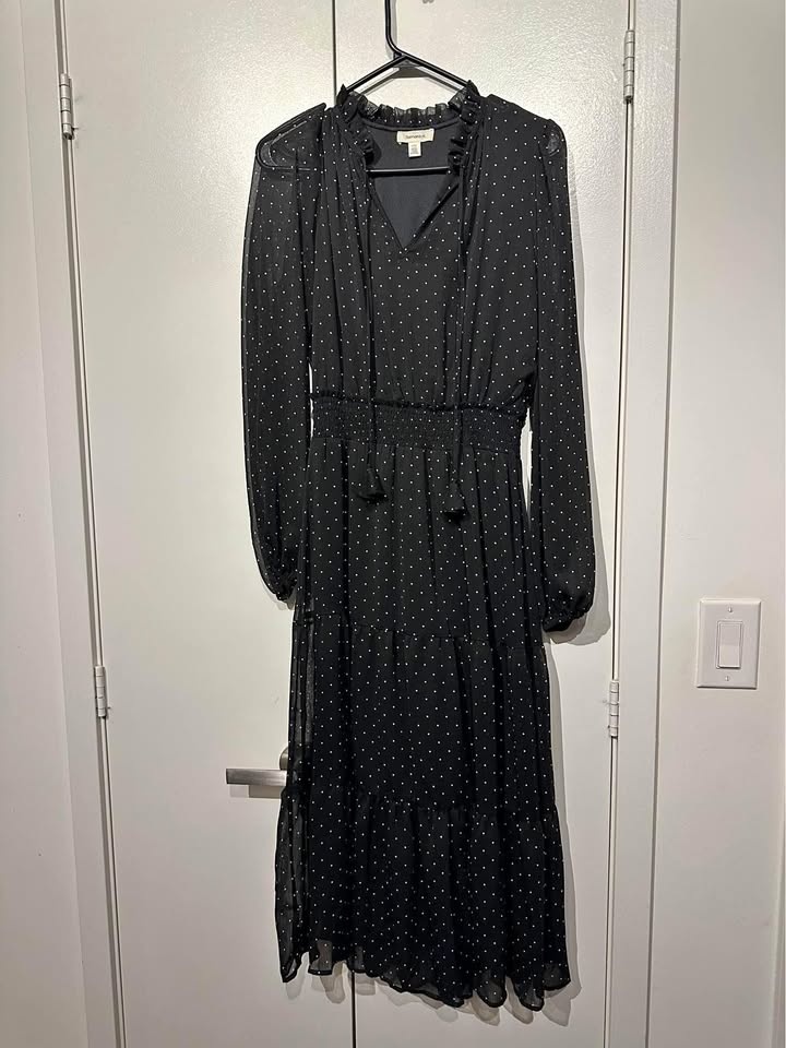 Women elegant long dress with sleeves - size S - black