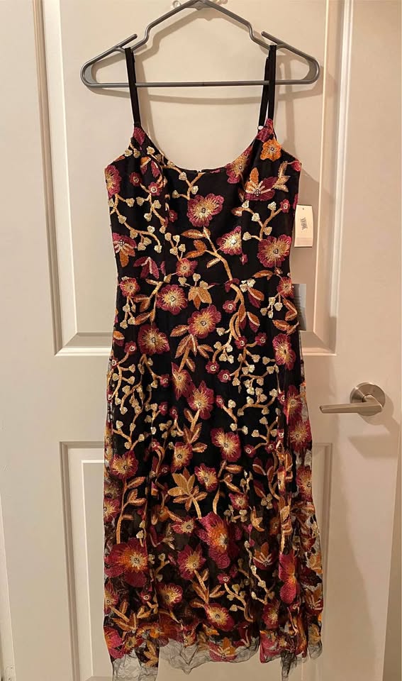 【✨Brand new✨】Flower embroidery black dress 👗