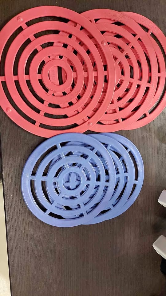 Plastic vessel stand / Dinner stand