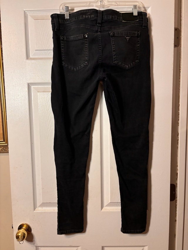 Authentic GUESS Black Slim-Fit Jeans – Size 31 - photo 2