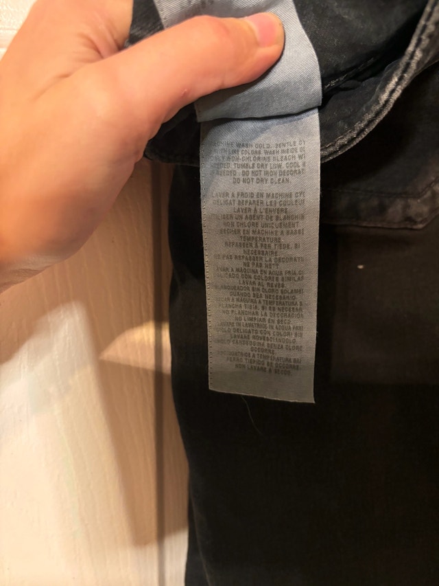 Authentic GUESS Black Slim-Fit Jeans – Size 31 - photo 4
