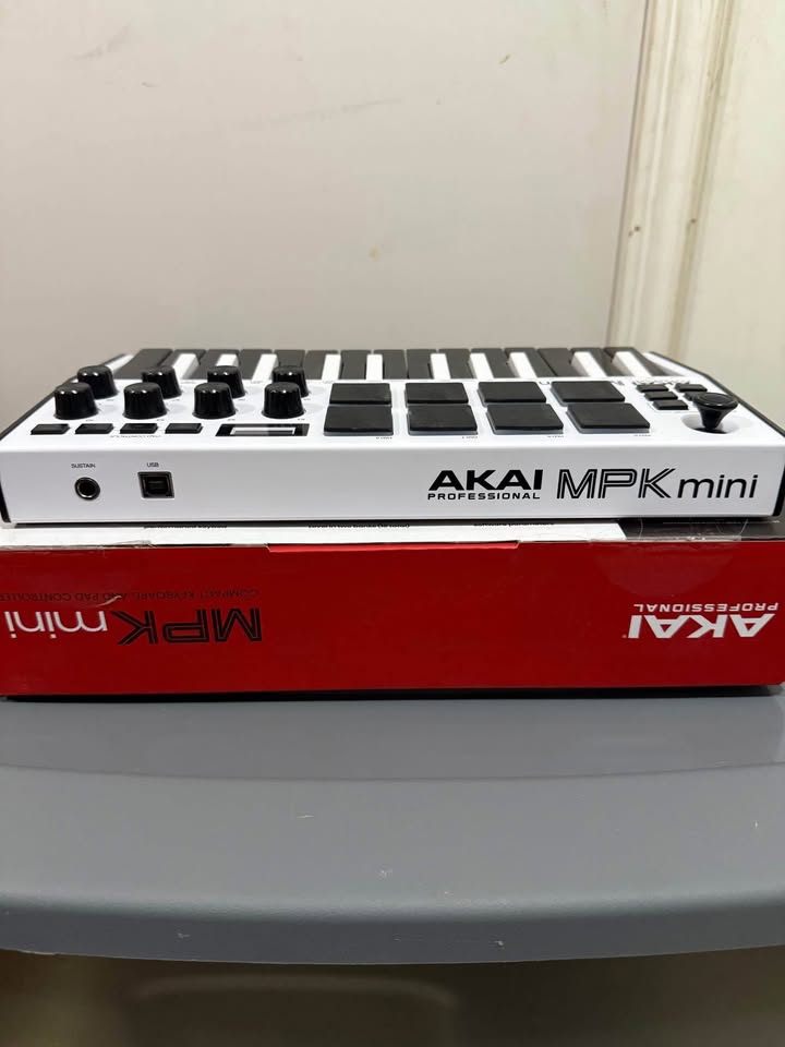 AKAI MPK MINI Professional Controller - photo 3