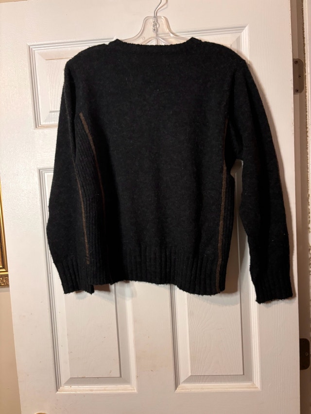 Columbia Wool-Blend V-Neck Sweater – Cozy & Casual - photo 2