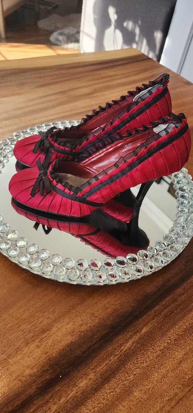 Roberto vianni red heels