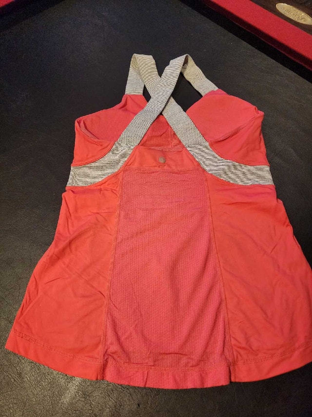 Lululemon Athletic Top size 6