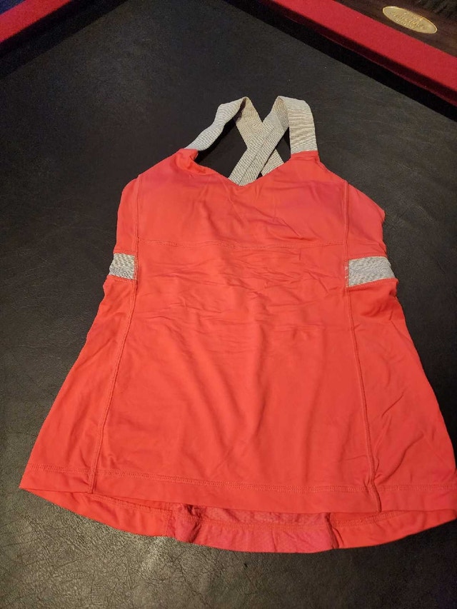 Lululemon Athletic Top size 6 - photo 2