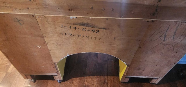 Yellow Vanity OBO - photo 4