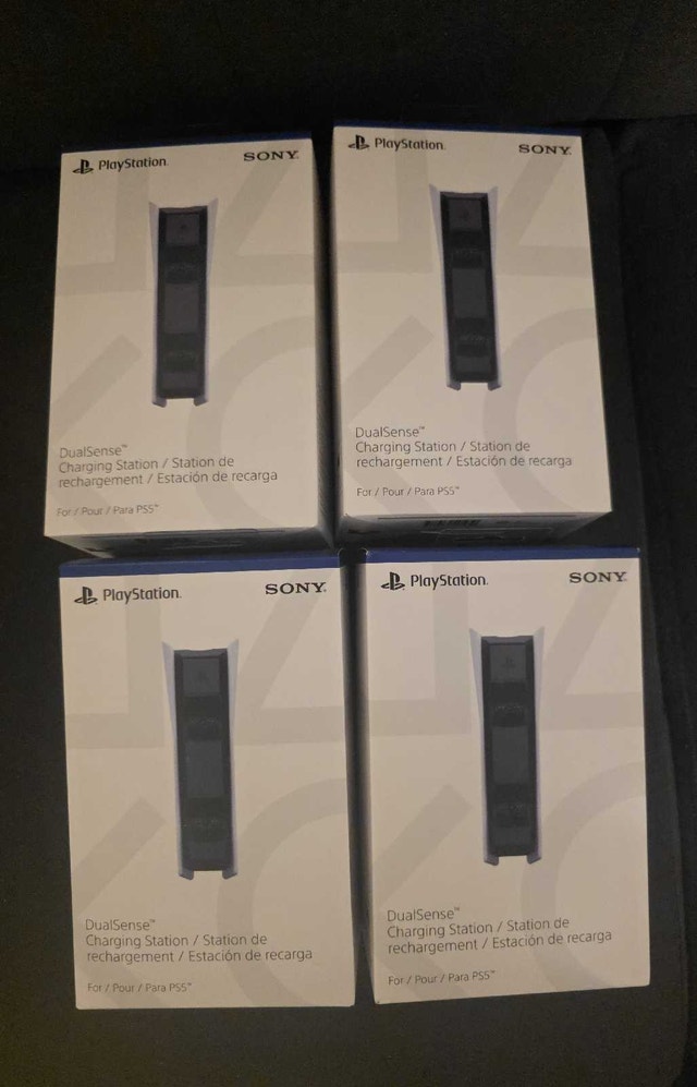 PlayStation 5 DualSense Charging Station BNIB