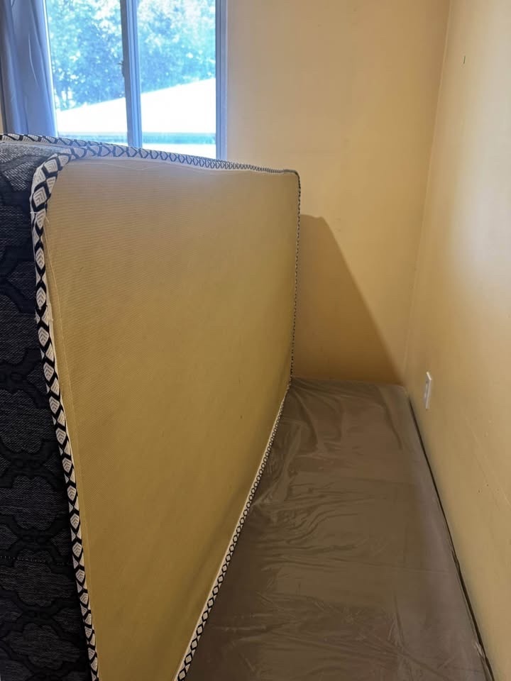 Twin mattress bed foundation - photo 4