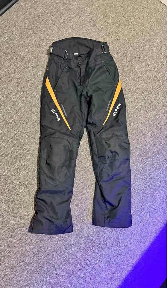 Motorcycle pants