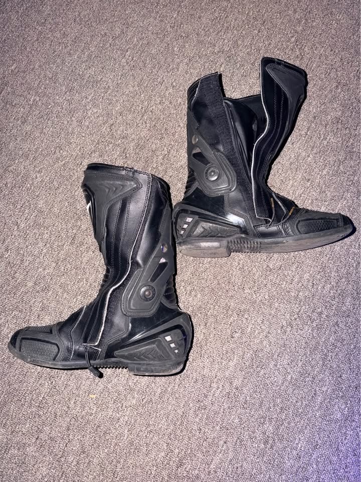 Alpinestars Motorcycle Boots - photo 2